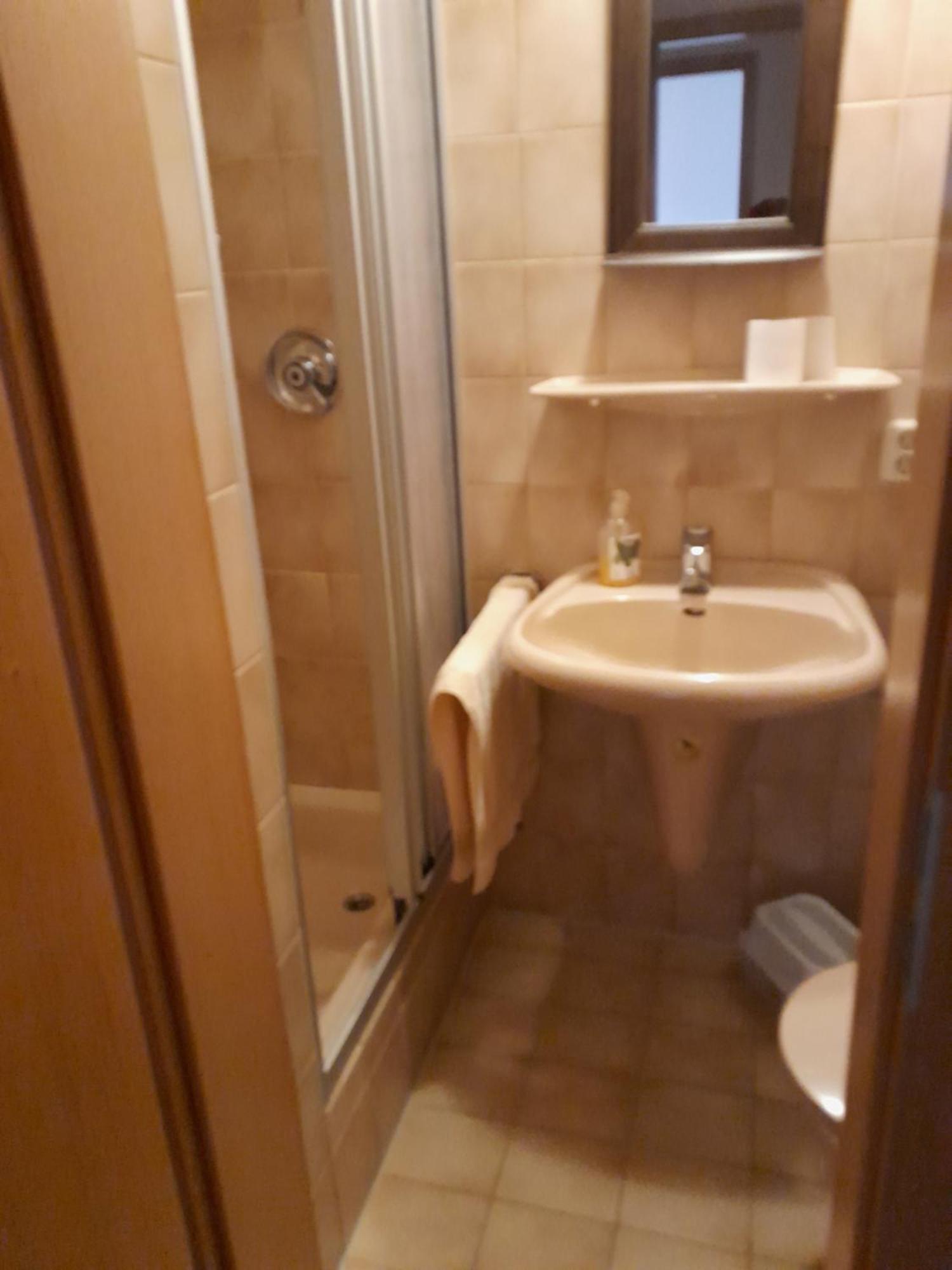 Apartment Mit Kueche Und Balkon Oder Terrasse, Ruhig Und Gut Erreichbar Piding Luaran gambar